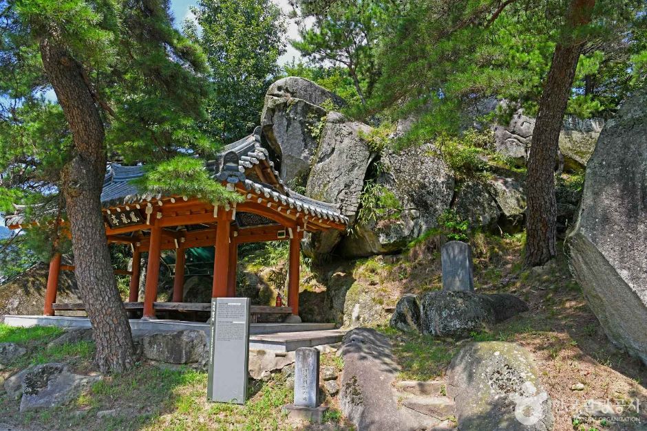 大谷里岩刻画