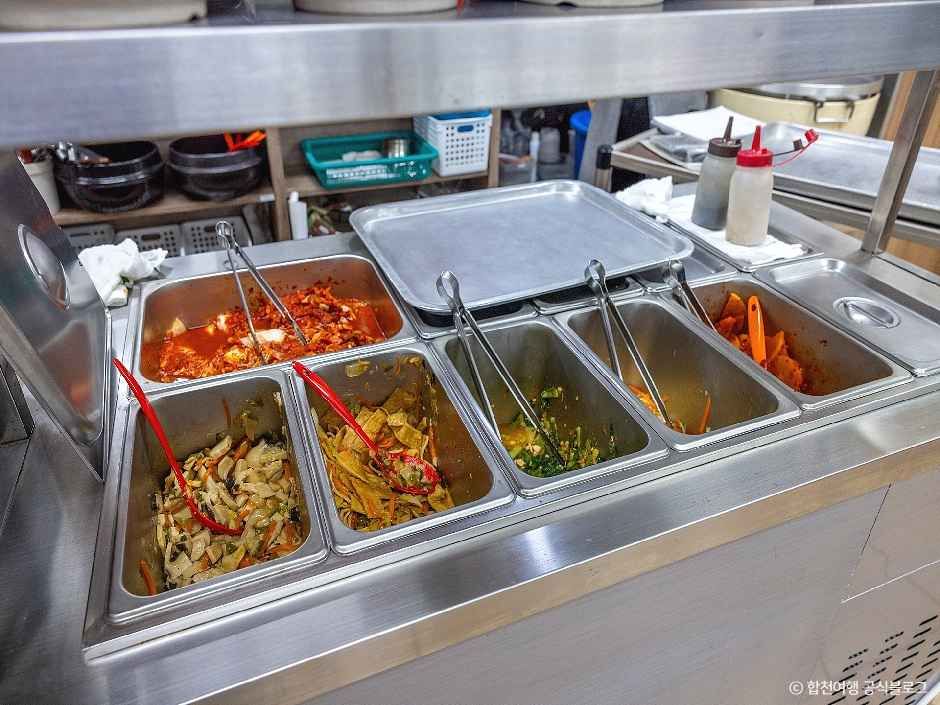 합천_약천메기탕 (3).jpg