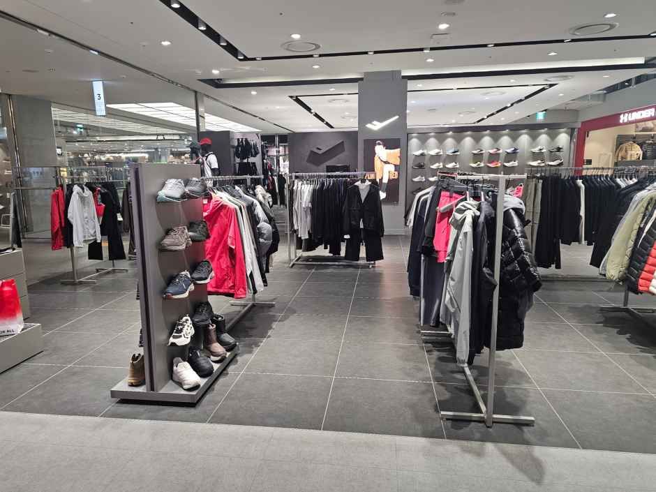 プロスペックス ニューコアファクトリアアウトレット 光明店