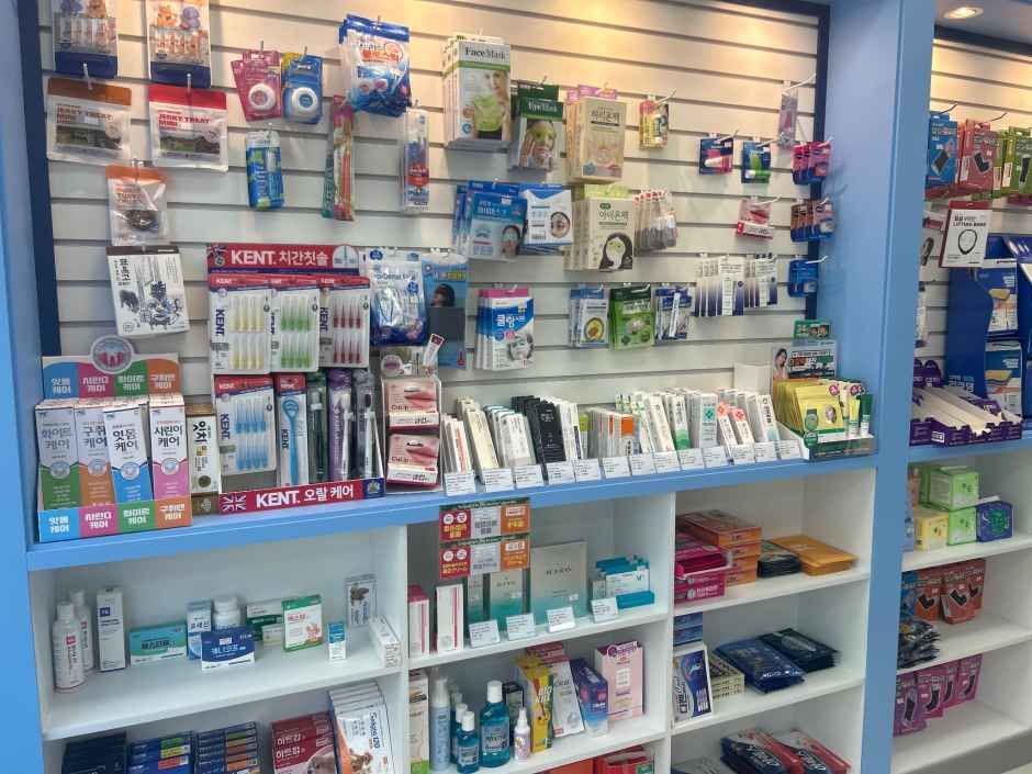 Healing Pharmacy [Tax Refund Shop](힐링약국)