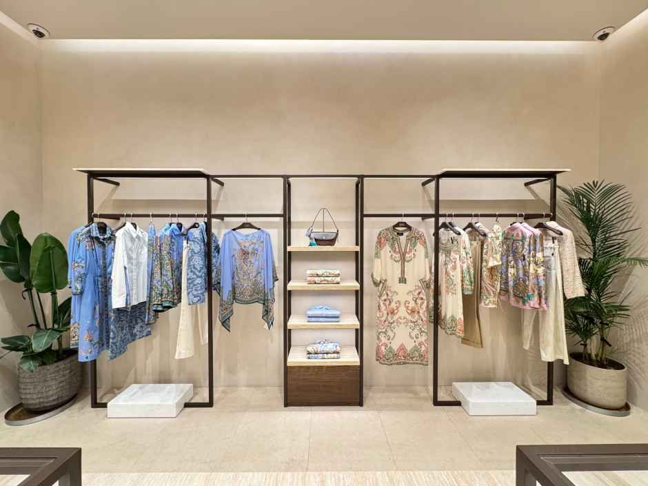 [事後免税店] エトロ（ETRO）・スターフィールドハナム（河南）店(에트로 스타필드 하남점)