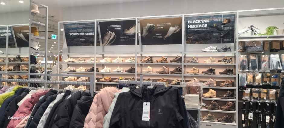 [事后免税店]布来亚克 乐天奥特莱斯南岳店(블랙야크 롯데아울렛 남악점)