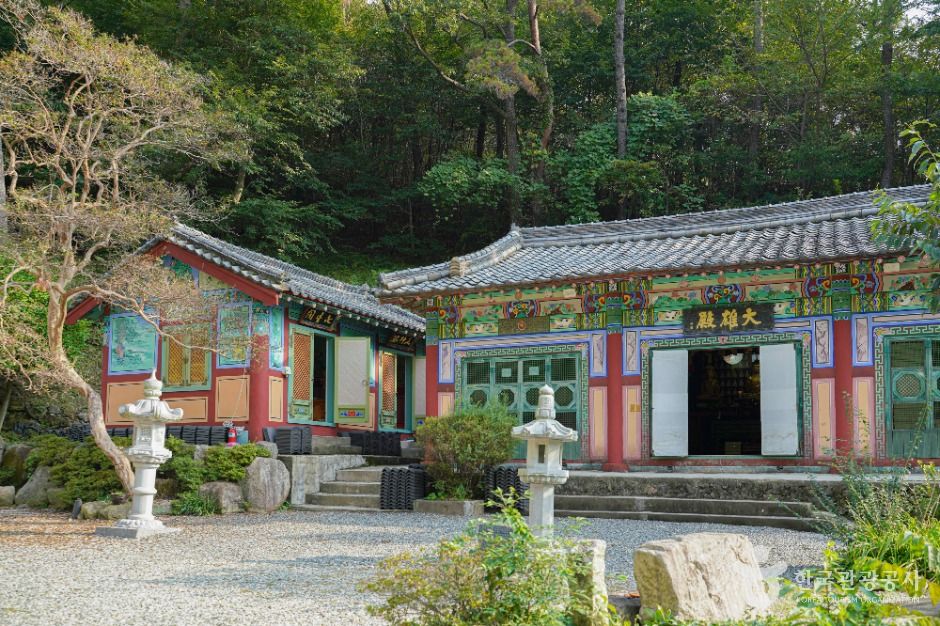 Wolmyeongsa Temple (Busan)