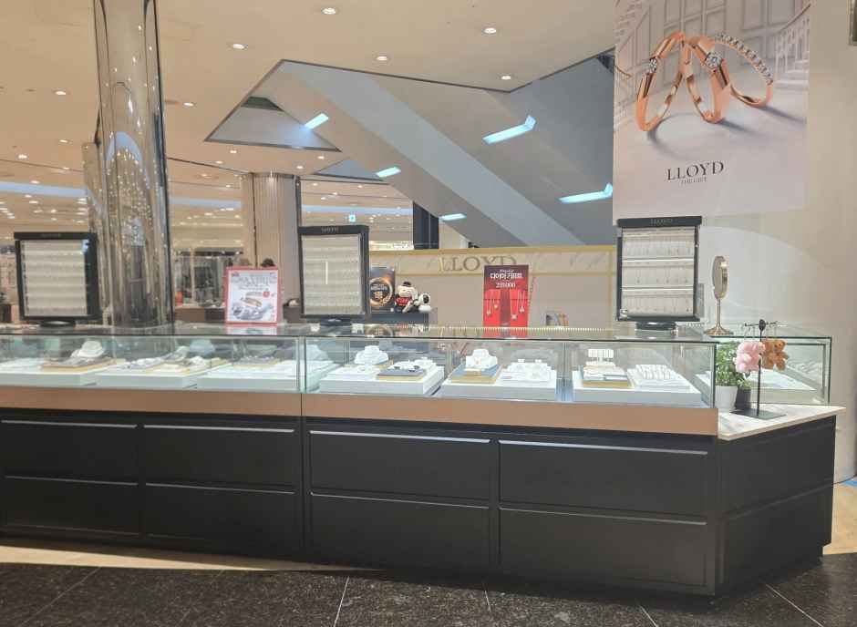 Lloyd - LOTTE Department Store Jamsil Castle Plaza [Tax Refund Shop](로이드 롯데백화점 잠실점 캐슬플라자)