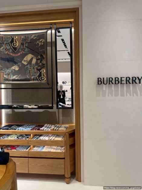 [事後免税店] BURBERRY（バーバリー）・現代百貨店パンギョ（板橋 店(버버리 현대백화점 판교점)