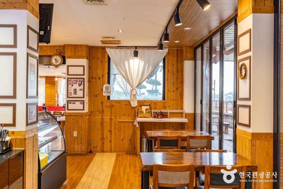 마이산힐링하우스 앤 카페