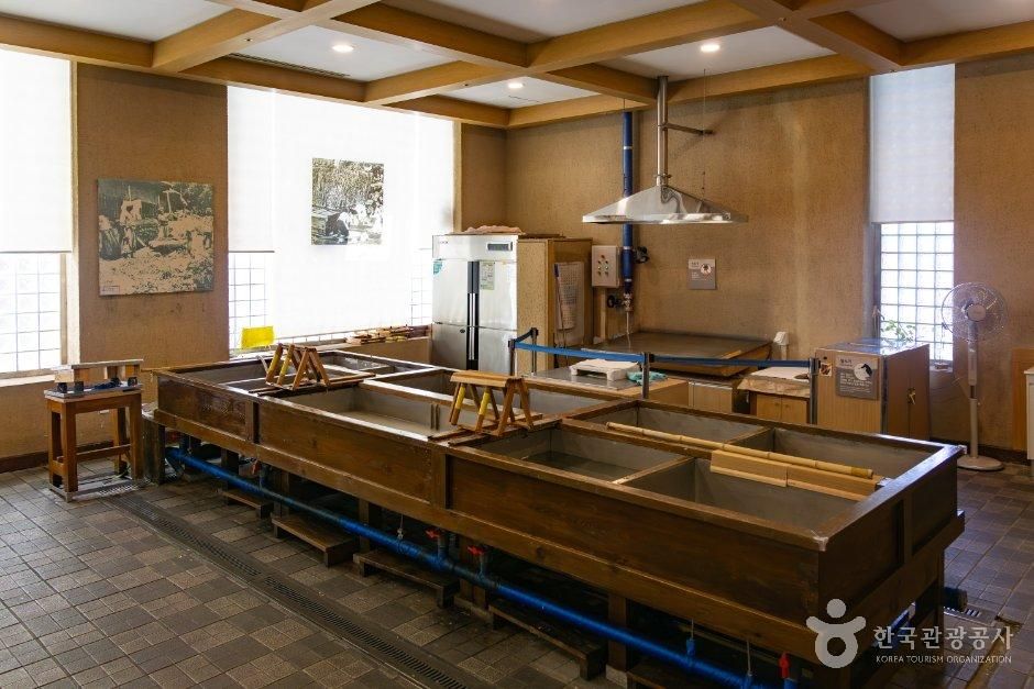 전북_전주_전주한지박물관_내부_5.jpg