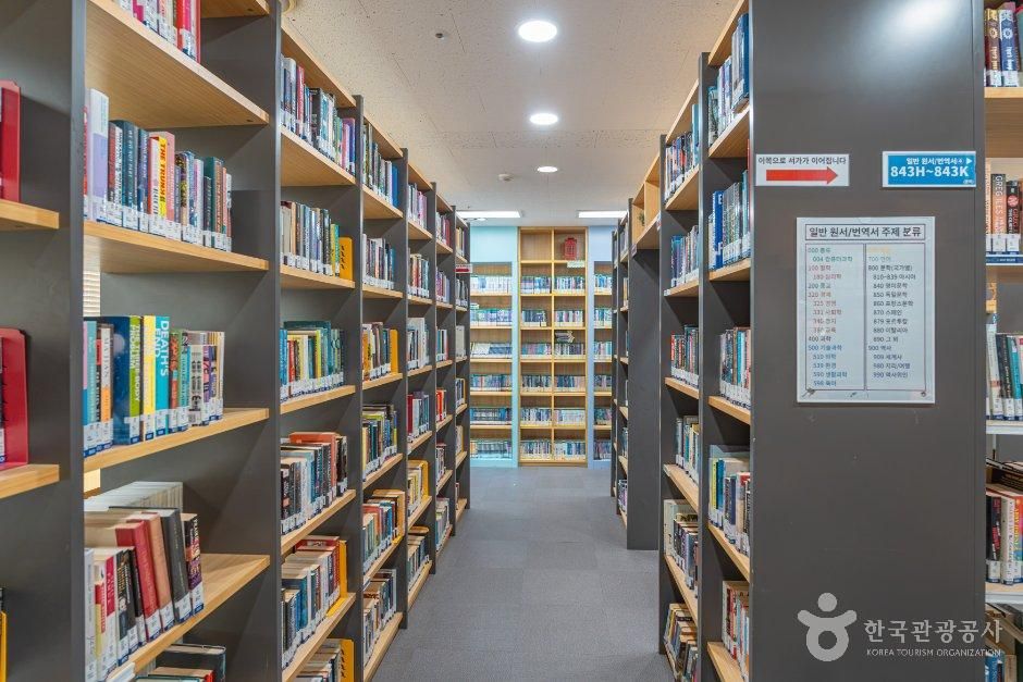 서울_양천구_양천구 영어특성화도서관 (3).jpg