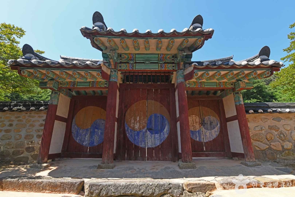 Yeonsan Hyanggyo Daeseongjeon Hall