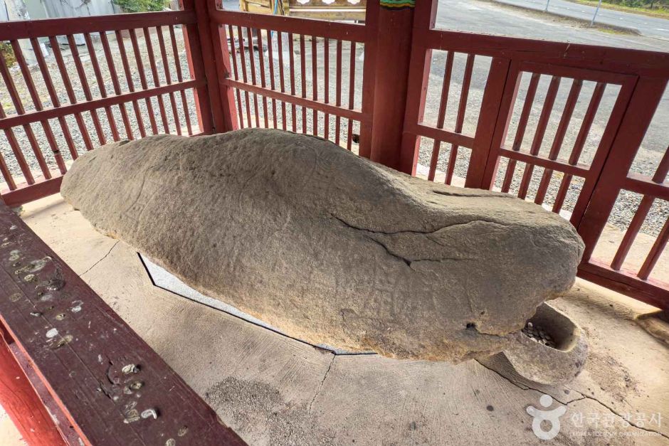 永川 普城里岩刻画