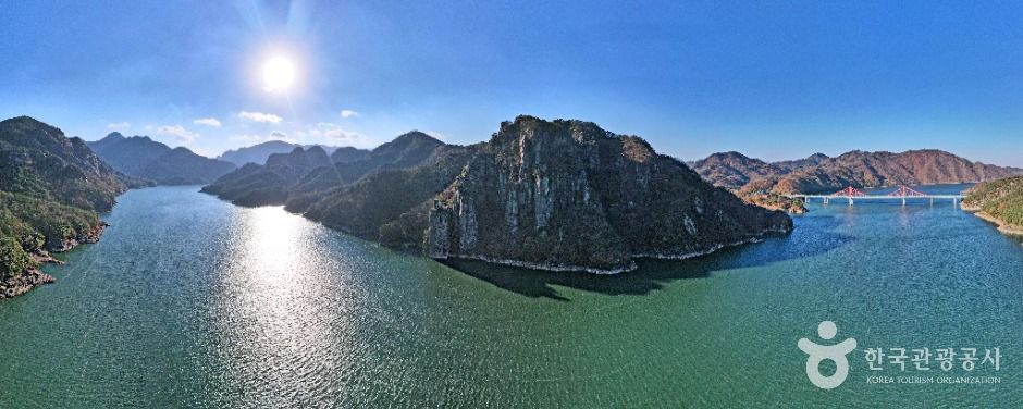 堤川玉筍峰
