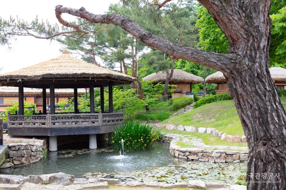 金裕貞文学村（김유정문학촌）