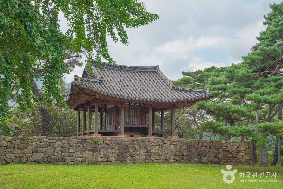 Songseokjeong Recreation Area