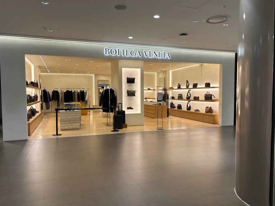 葆蝶家男装 新世界百货 Centum City店