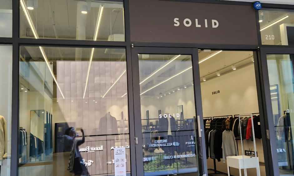 Solid Homme Hyundai Premium Outlet Songdo Branch