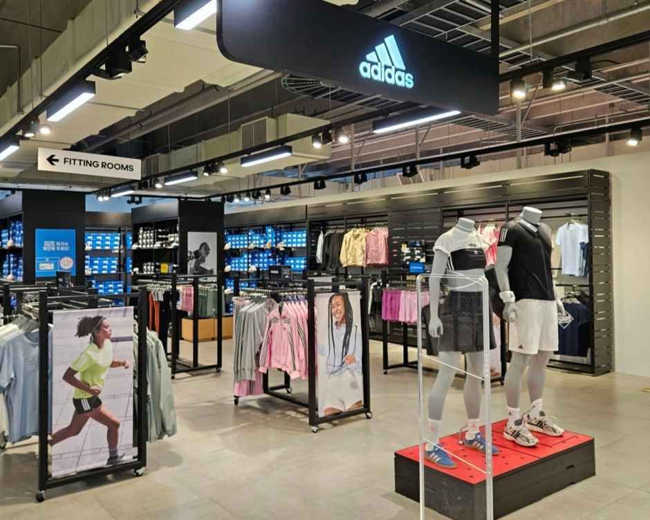 [事後免税店] adidas（アディダス）・ロッテアウトレットコヤン（高陽）店(아디다스 롯데아울렛 고양점)