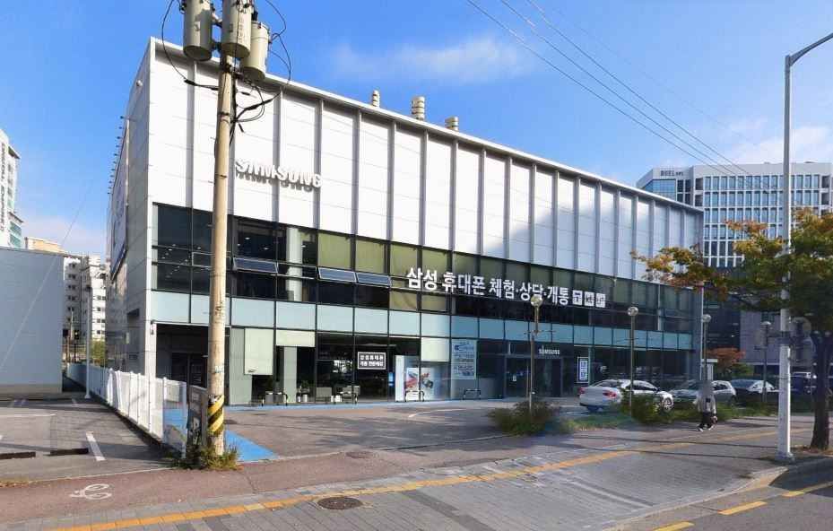 Samsung Store Yeongtong[Tax Refund Shop](삼성스토어 영통)