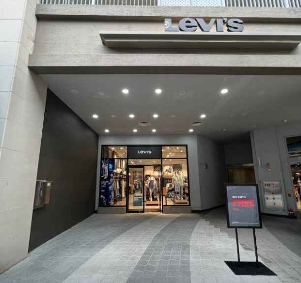 [事後免税店] LEVI'S（リーバイス）・ロッテアウトレットイシアポリス店(리바이스 롯데아울렛 이시아폴리스점)