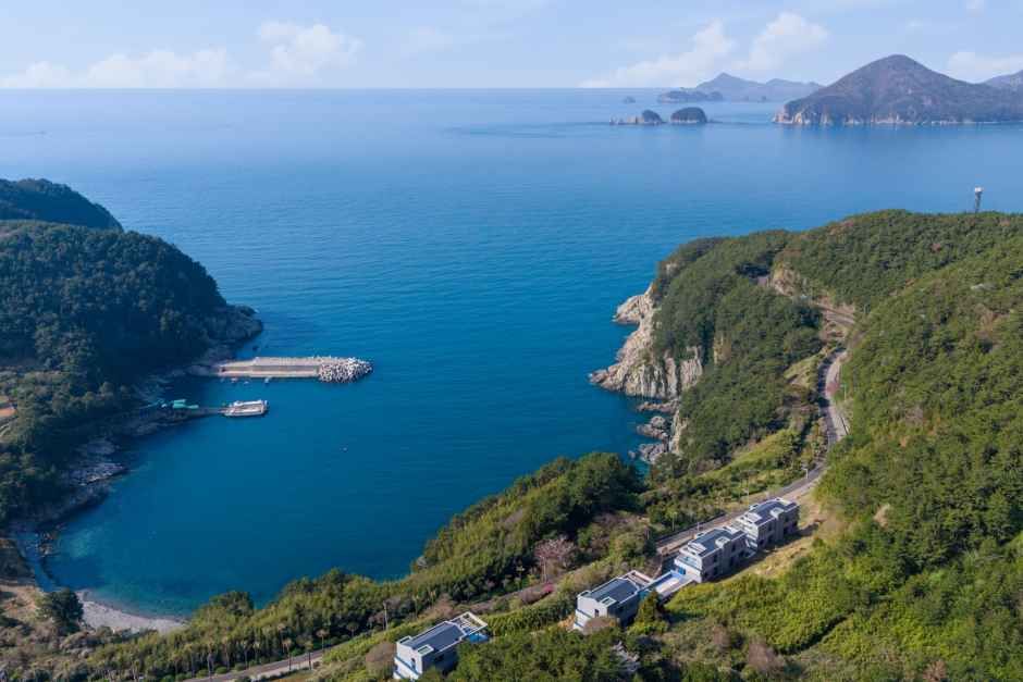 파티레지나 풀빌라