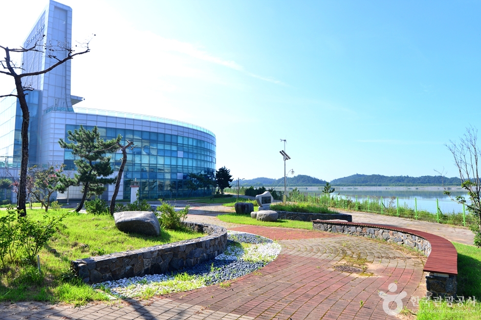 Yeongam Geumho Seawall