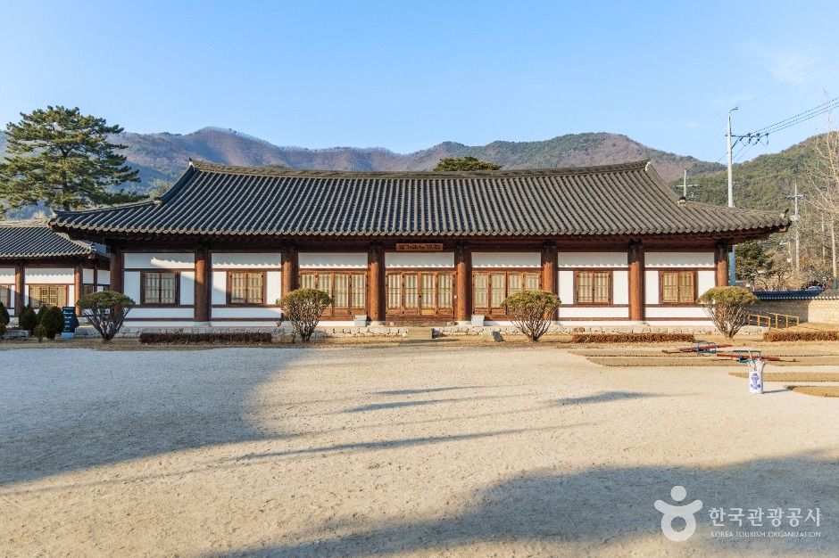 浦項德洞文化村