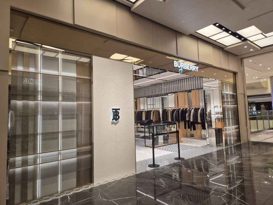 [事後免税店] BURBERRY（バーバリー）メンズ・新世界Art&Science店(버버리남성 대전신세계 Art&Science점)