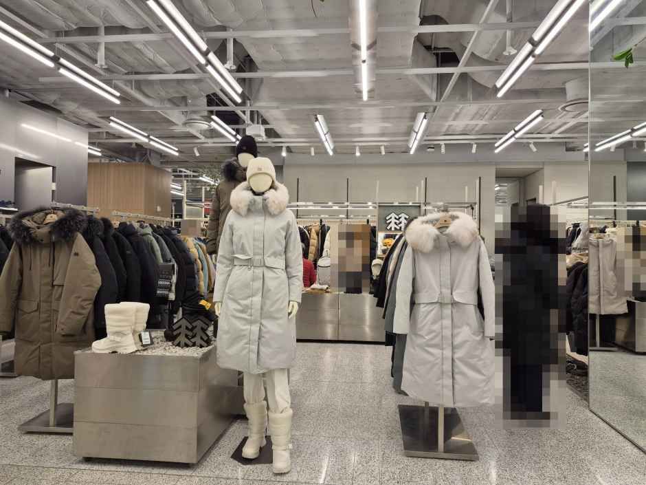 [事后免税店]KOLON SPORT 现代百货店THE HYUNDAI首尔店(코오롱스포츠 현대백화점 더현대 서울)