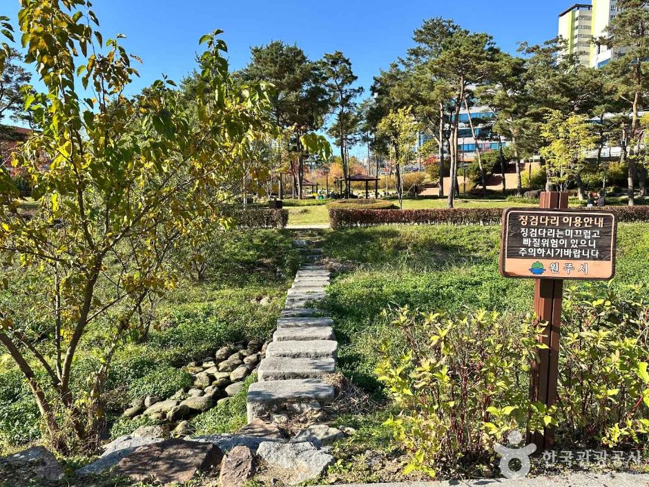 ドゥムル水辺公園