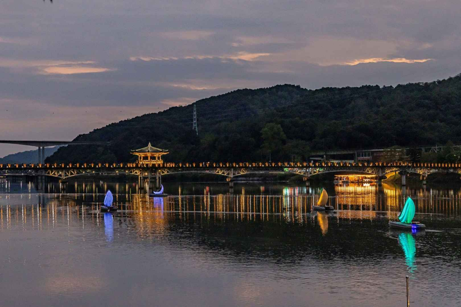 월영교