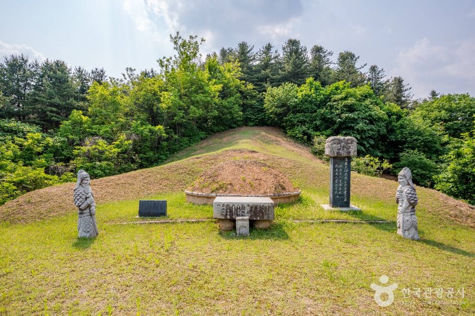 이방실장군묘