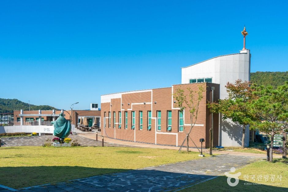 金寿煥枢機卿 愛と分かち合い公園