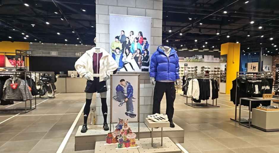 [事後免税店] adidas（アディダス）・ロッテ百貨店ピョンチョン（坪村）店(아디다스 롯데백화점 평촌점)