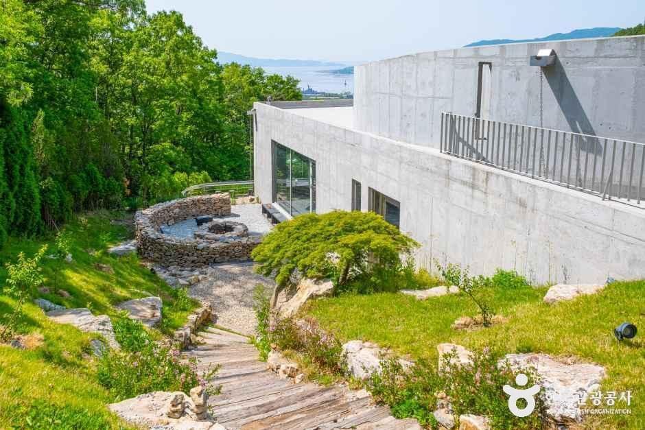 돈대카페 아웃포스트
