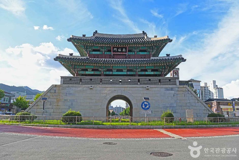 Namgomun (Naju Eupseong South Gate)