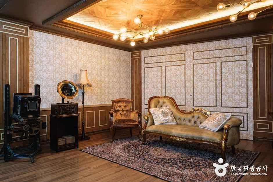 이팔청춘사진관