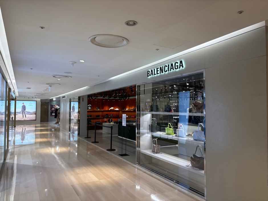 Balenciaga 乐天百货 釜山本店