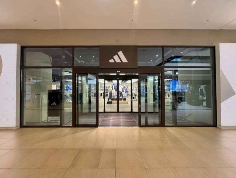 [事後免税店] adidas（アディダス）・ロッテプレミアムアウトレットウィワン（儀王）店(아디다스 롯데프리미엄아울렛 의왕점)