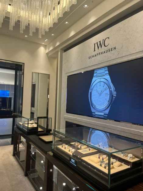 [事後免税店] IWCシャフハウゼン・ロッテ百貨店トンタン（東灘）店(IWC샤프하우젠 롯데백화점 동탄점)