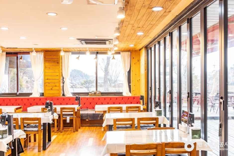 마이산힐링하우스 앤 카페