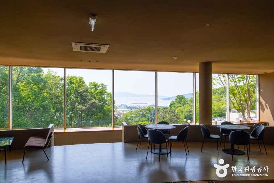 돈대카페 아웃포스트