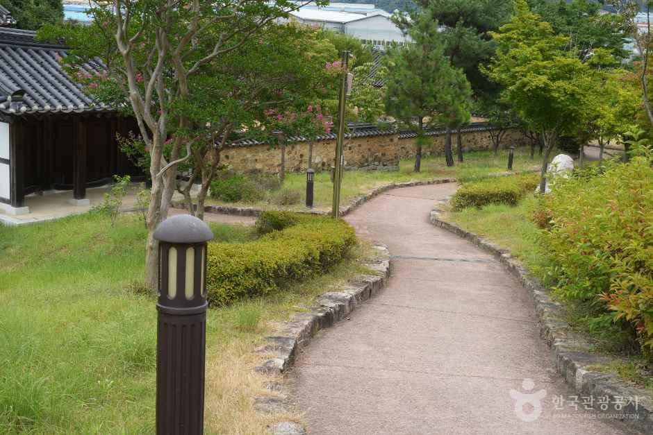 박제상 유적 효충사