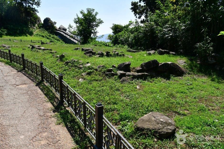 경남_김해_분산성_외부_1.JPG