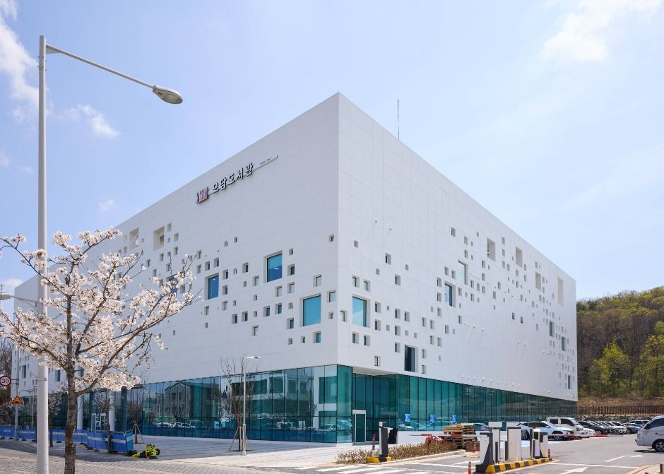Modam Library