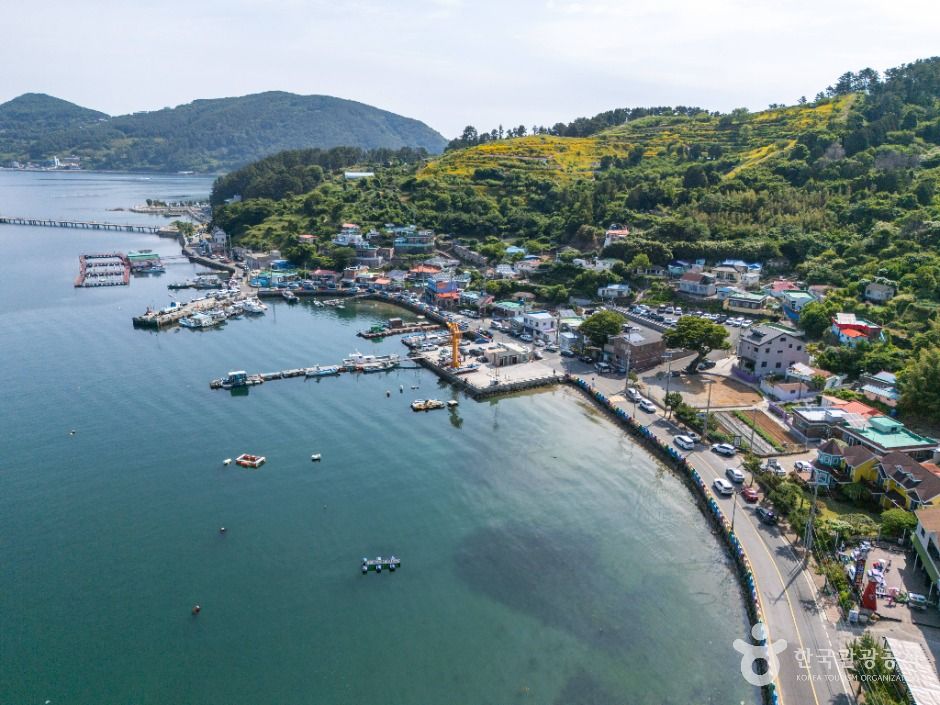知世浦港
