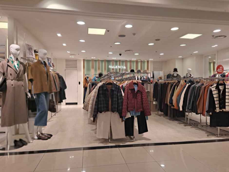 Valencia 2001 Outlet Jungye Branch