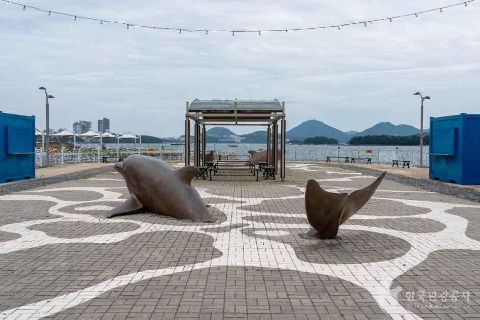 국동항수변공원