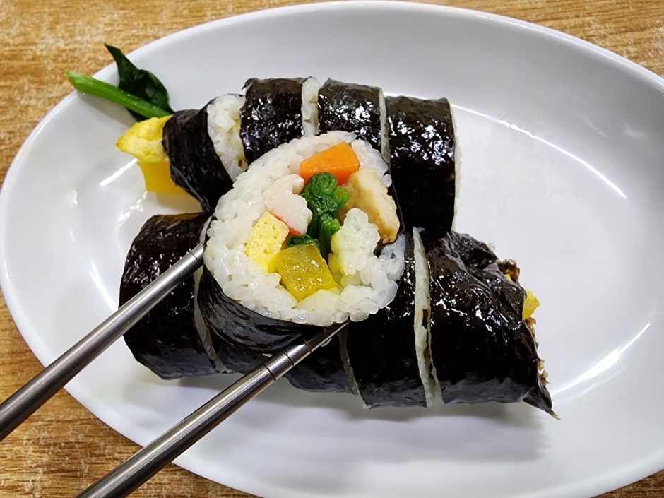 机张手工刀切面 (기장손칼국수)- VISITKOREA