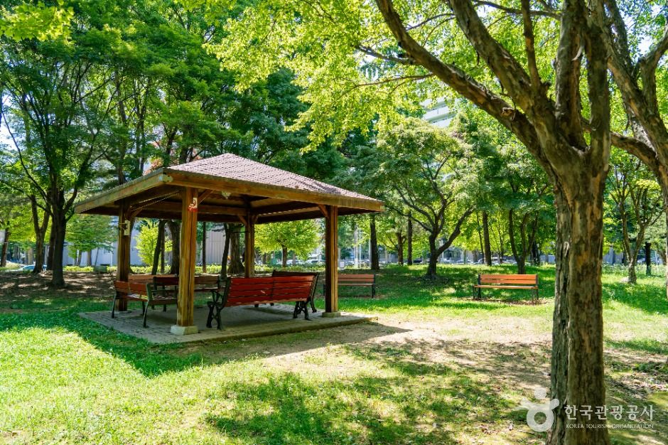 Seongpo Art Park
