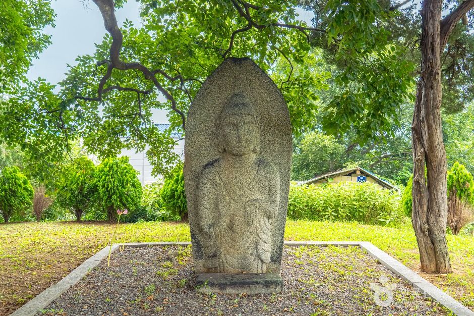 陽城 石造如来立像