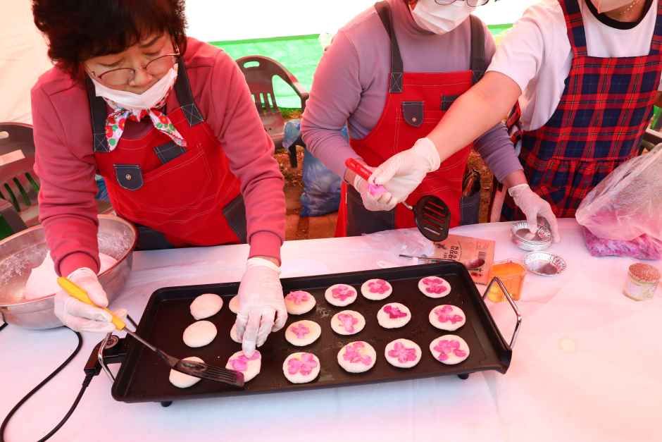 2026 여수 영취산 진달래축제 (5).JPG
